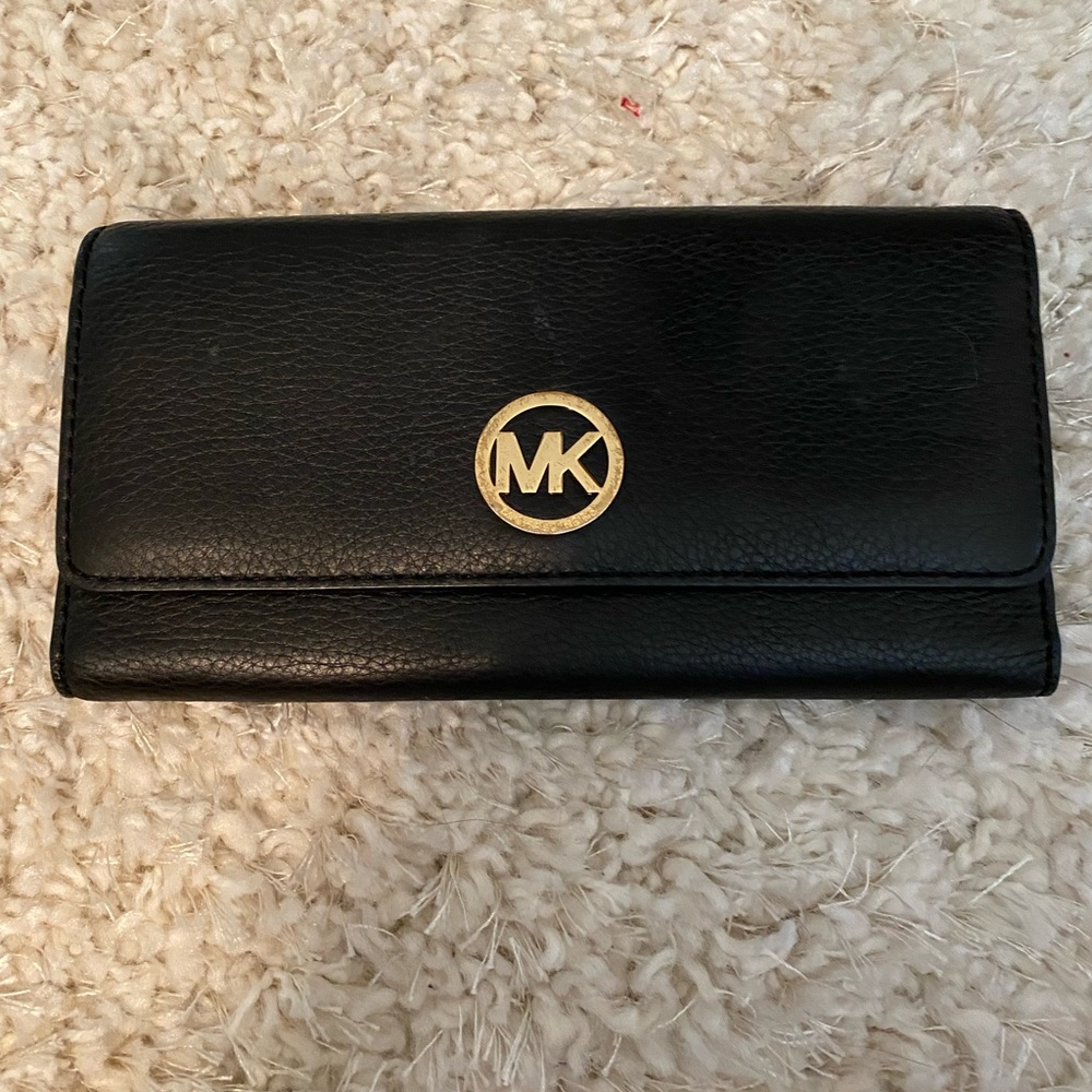 Black genuine leather Micheal Kors wallet!